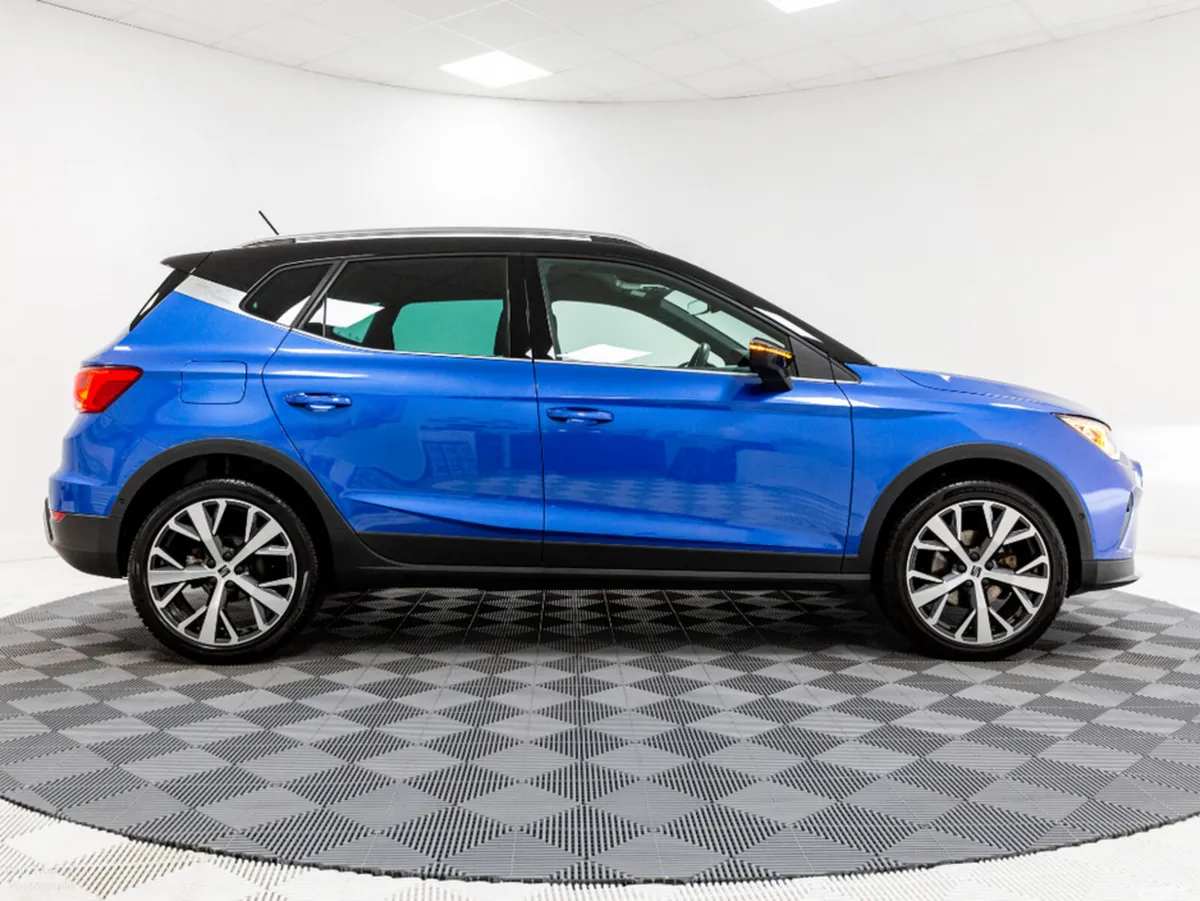 SEAT Arona Hatchback, Petrol, 2024, Black