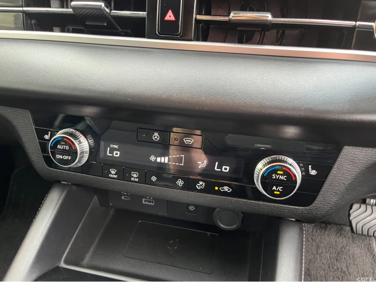 Mitsubishi Outlander SUV, Petrol Plug-in Hybrid, 2023, Brown