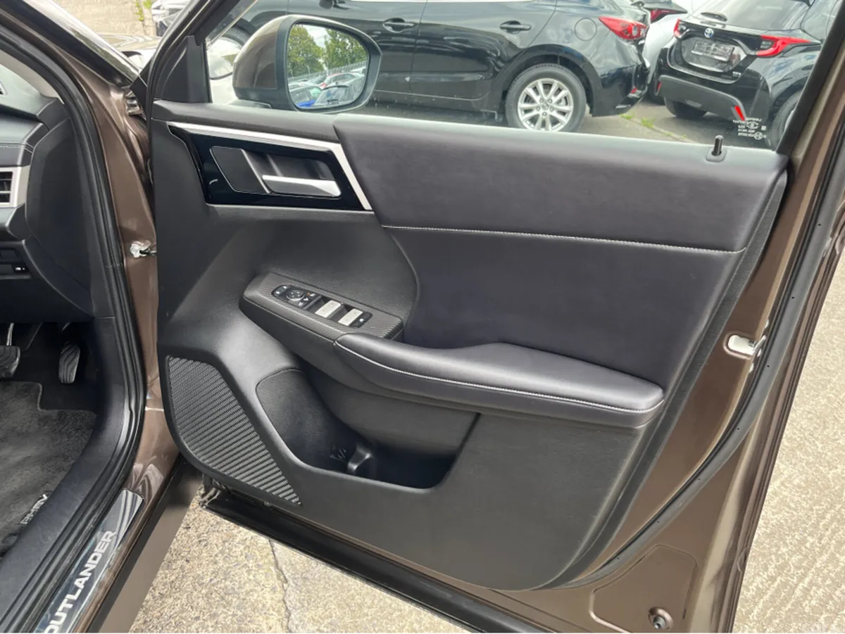 Mitsubishi Outlander SUV, Petrol Plug-in Hybrid, 2023, Brown