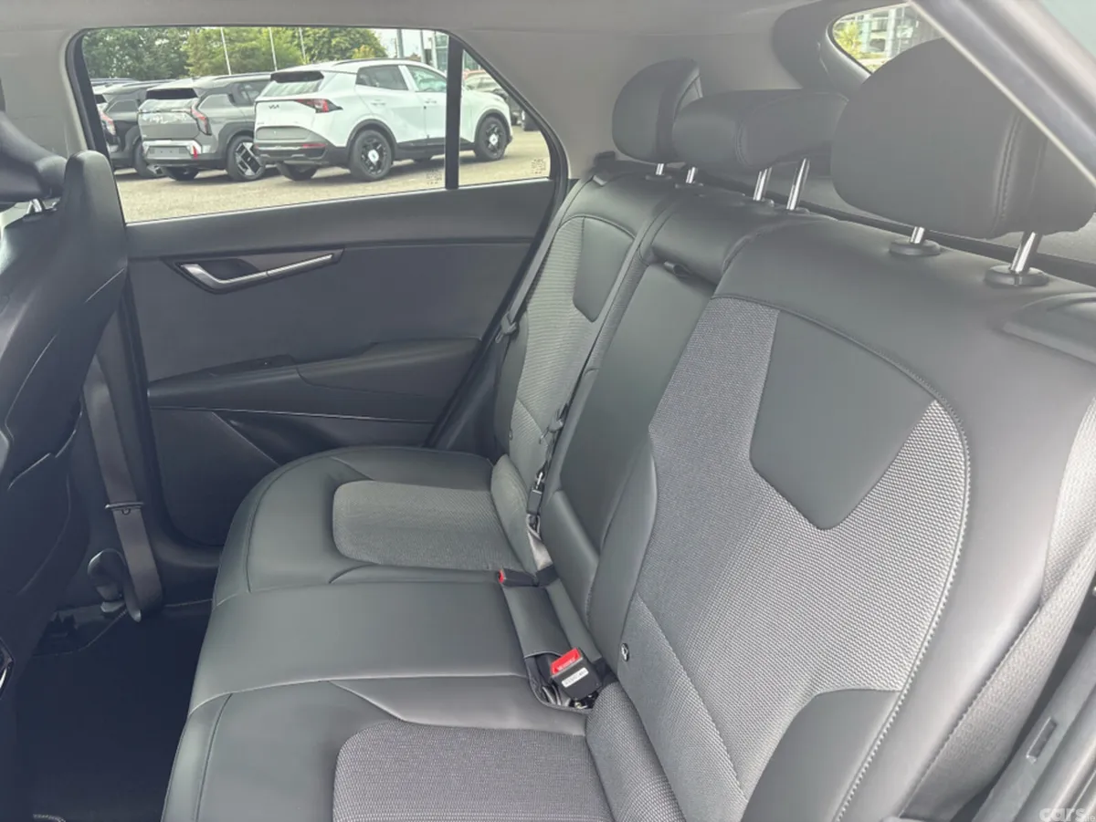 Kia Niro SUV, Electric, 2023, Green