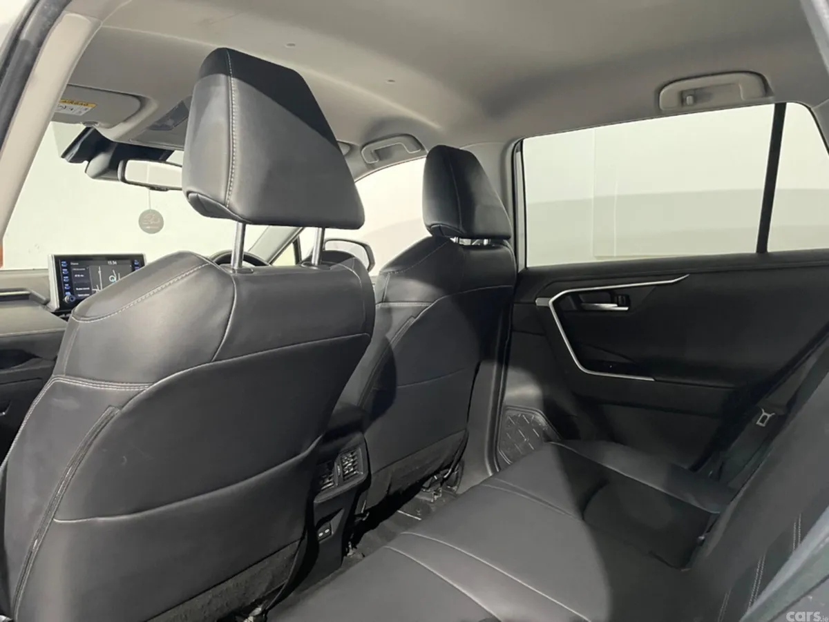 Toyota RAV4 SUV, Petrol Hybrid, 2022, White