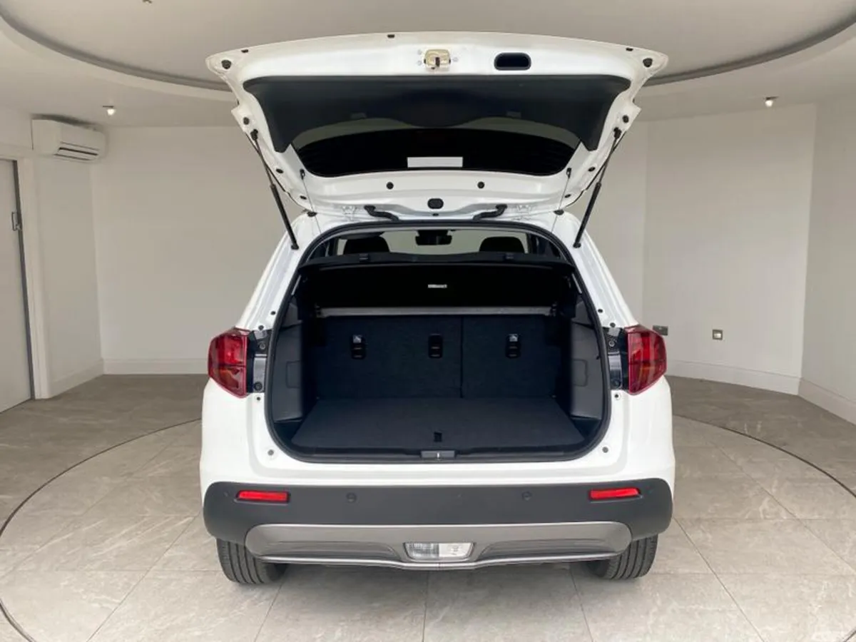 Suzuki Vitara SUV, Petrol Hybrid, 2025, White