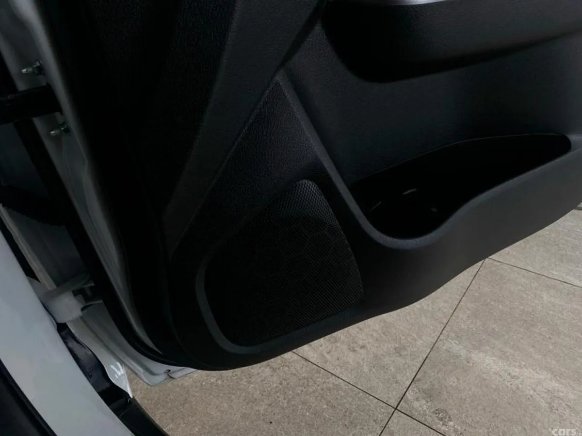 Suzuki Vitara SUV, Petrol Hybrid, 2025, White