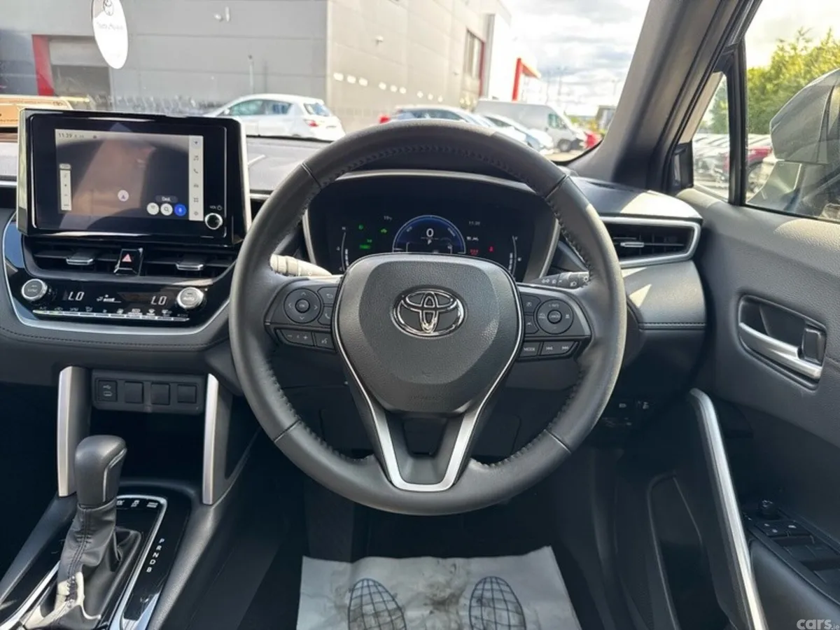 Toyota Corolla SUV, Petrol Hybrid, 2025, Blue