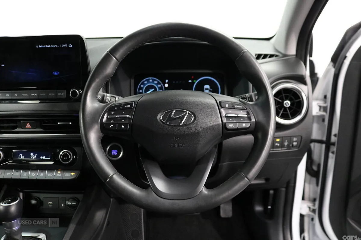 Hyundai KONA Hatchback, Petrol Hybrid, 2023, White