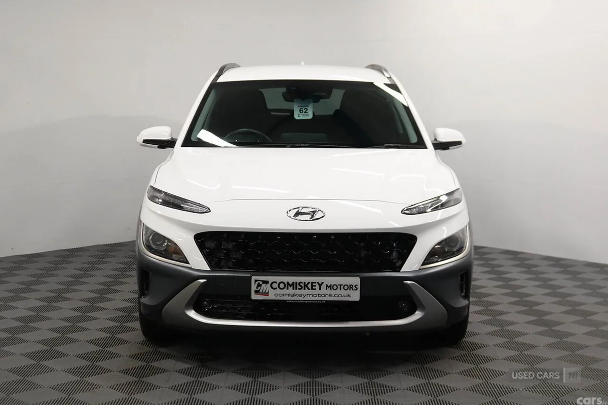Hyundai KONA Hatchback, Petrol Hybrid, 2023, White