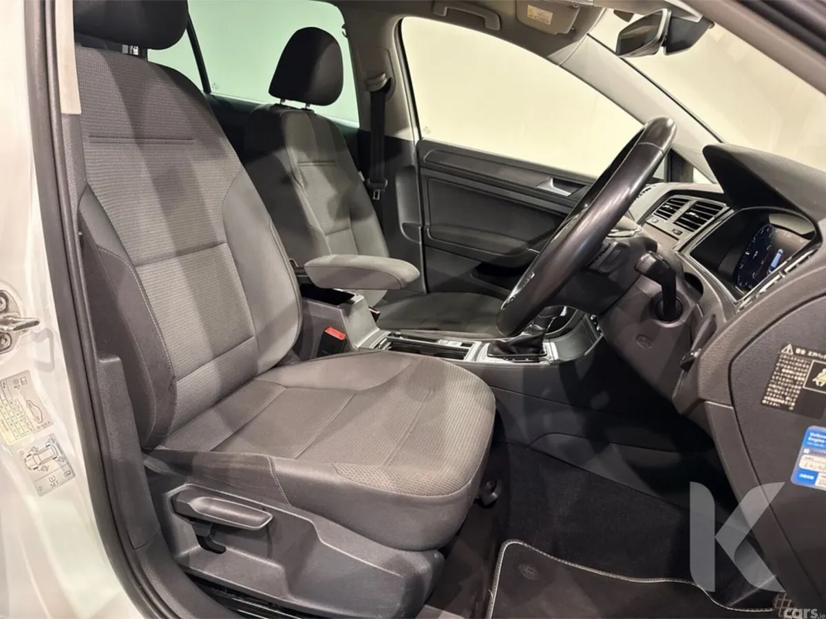 Volkswagen Golf Hatchback, Petrol, 2019, White