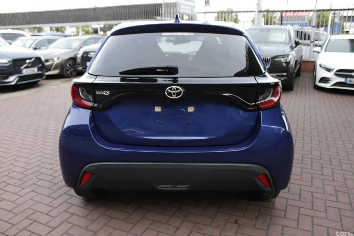 Toyota Yaris Hatchback, Petrol, 2022, Blue