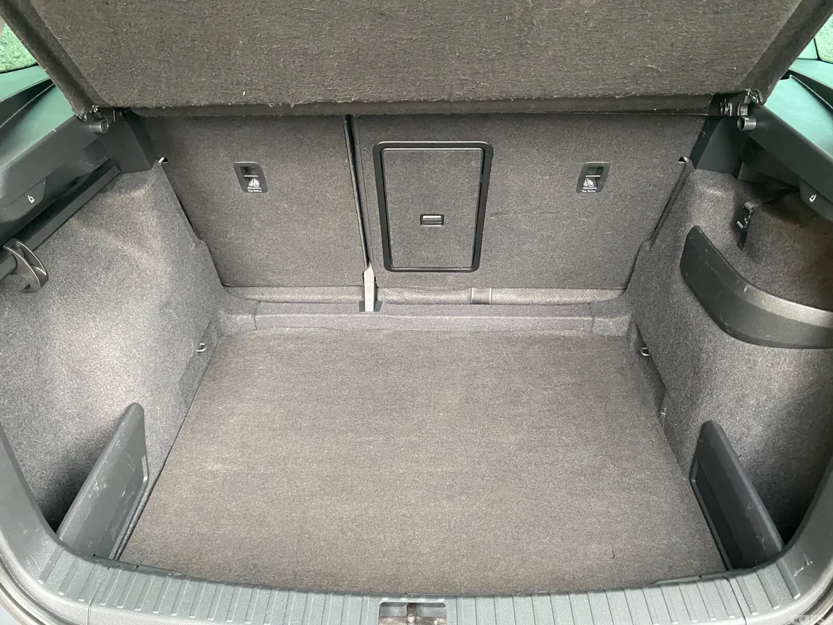 Skoda Karoq SUV, Petrol, 2021, Grey