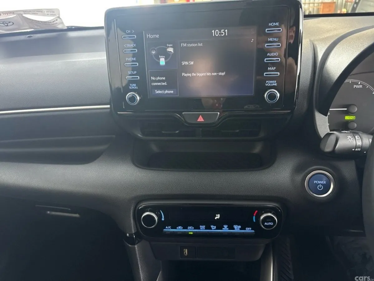 Toyota Yaris Hatchback, Petrol Hybrid, 2023, Grey