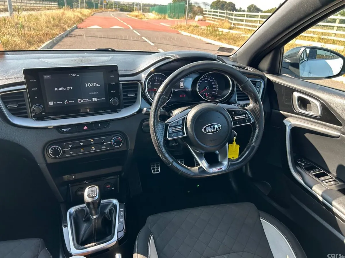 Kia Ceed Hatchback, Diesel, 2021, White