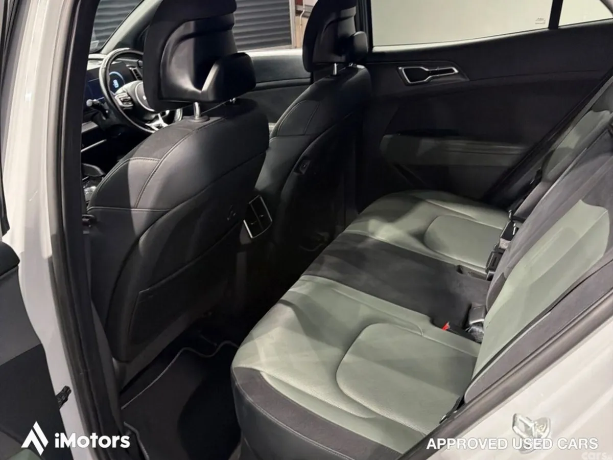 Kia Sportage SUV, Petrol Hybrid, 2024, Grey