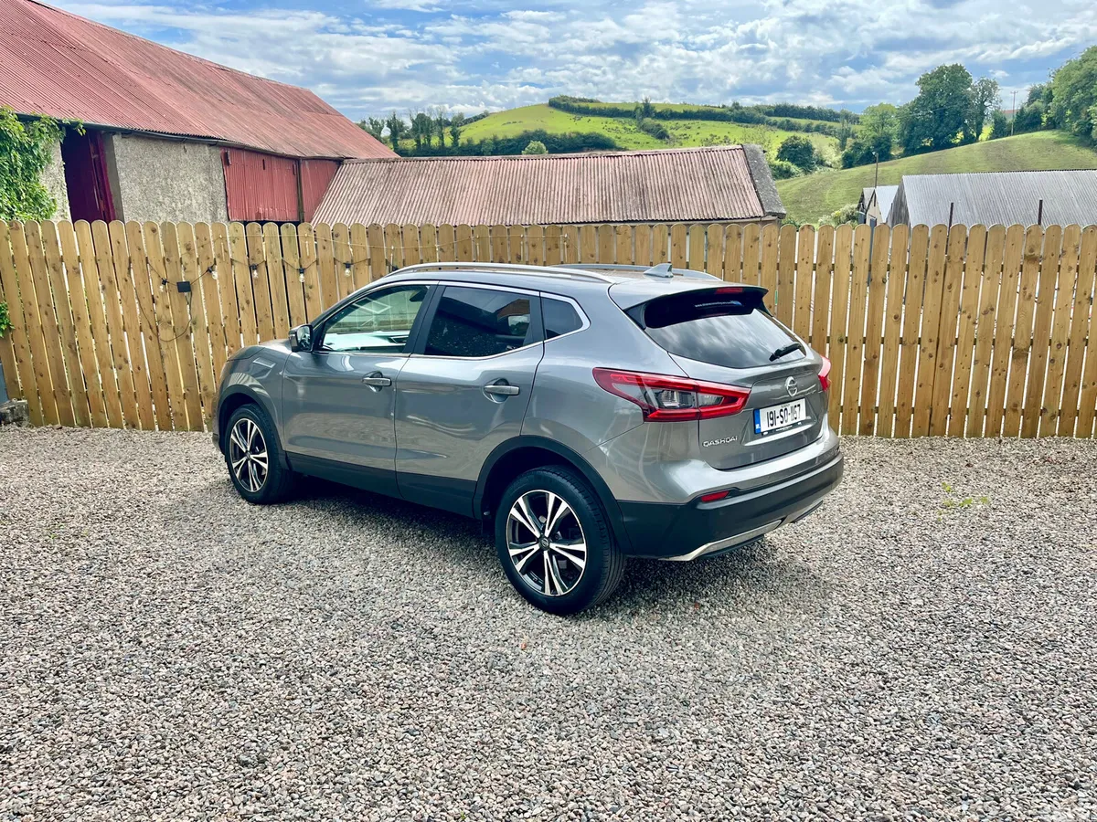 Nissan Qashqai Hatchback, Diesel, 2019, Grey