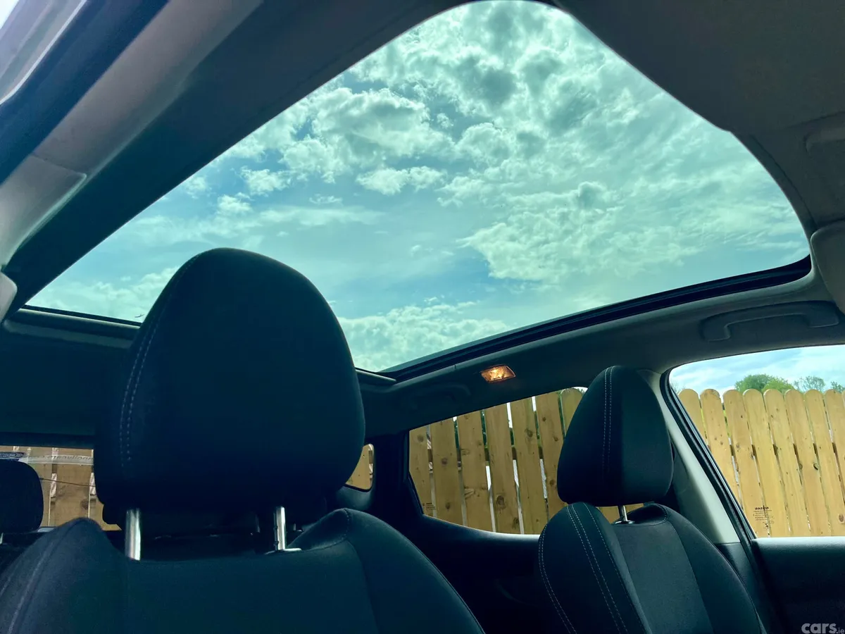 Nissan Qashqai Hatchback, Diesel, 2019, Grey