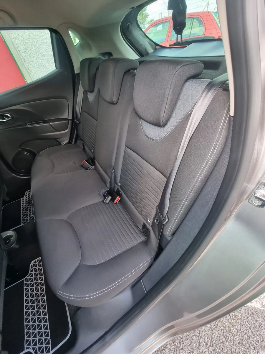 Renault Clio Hatchback, Petrol, 2015, Grey