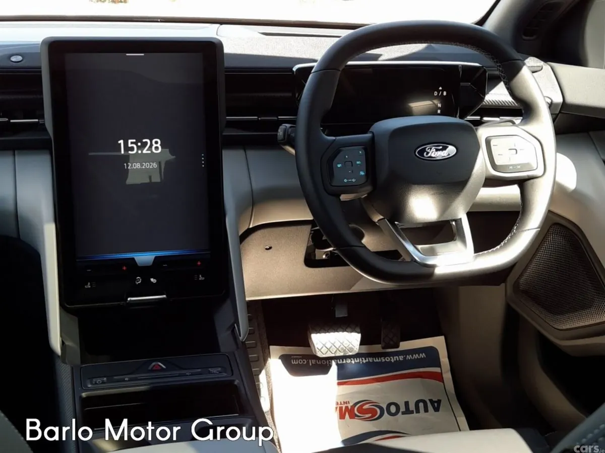 Ford Explorer MPV, Electric, 2026, Grey