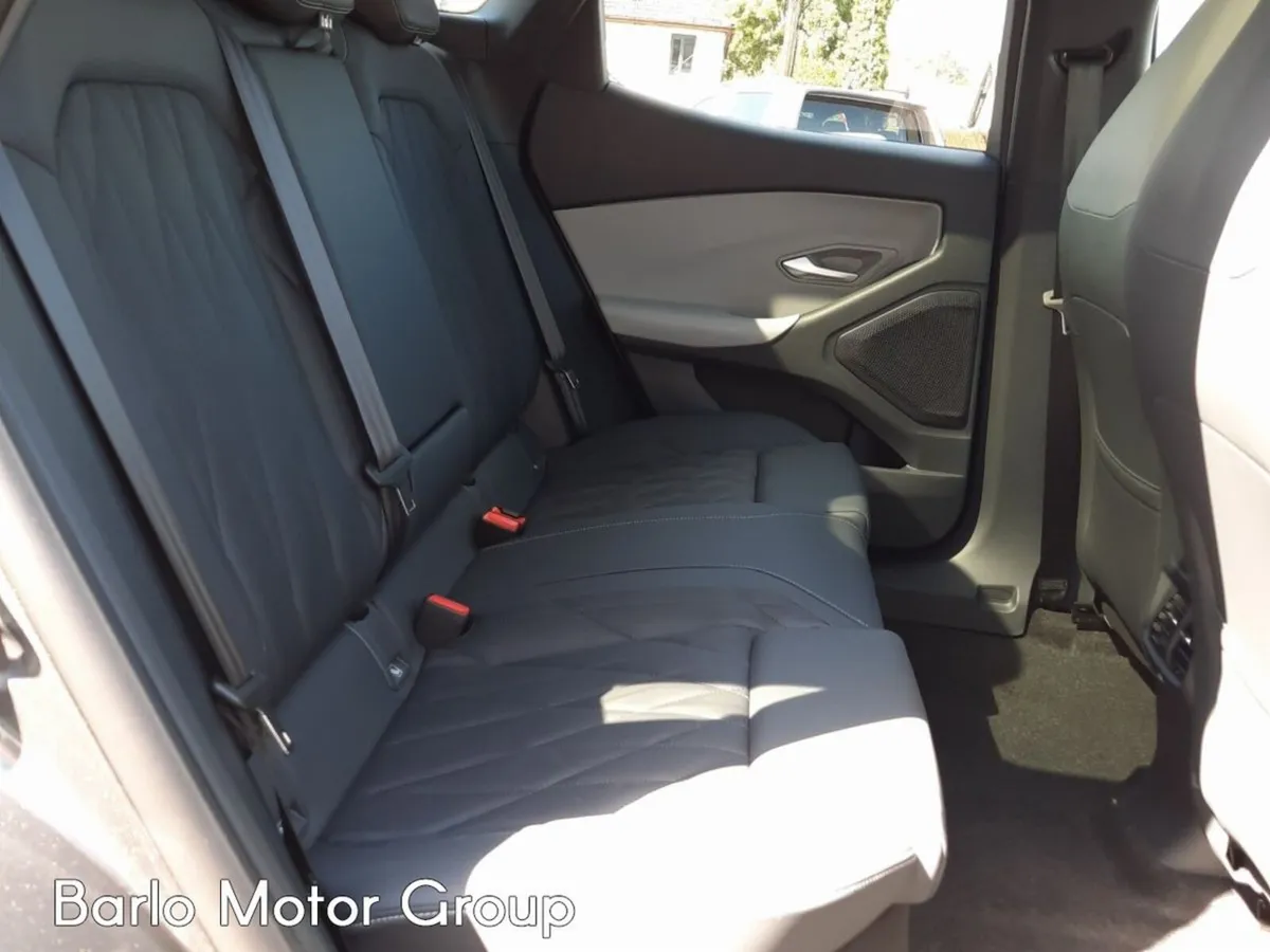 Ford Explorer MPV, Electric, 2026, Grey