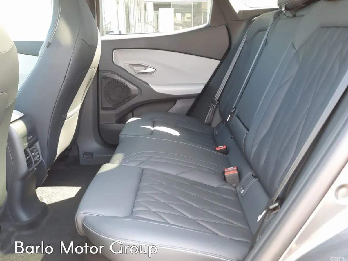 Ford Explorer MPV, Electric, 2026, Grey