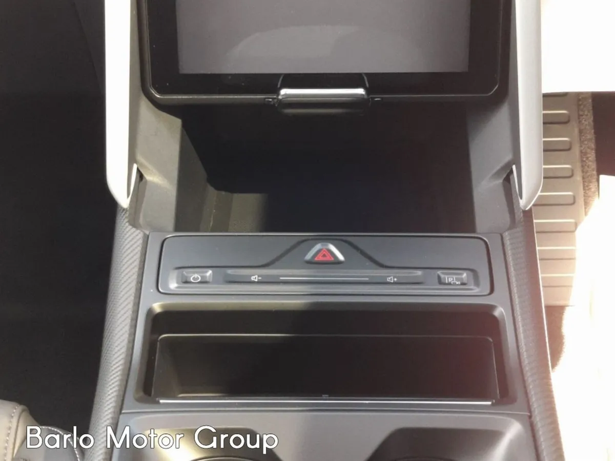 Ford Explorer MPV, Electric, 2026, Grey