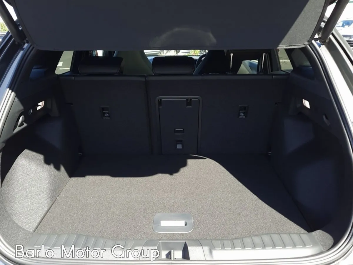 Ford Explorer MPV, Electric, 2026, Grey