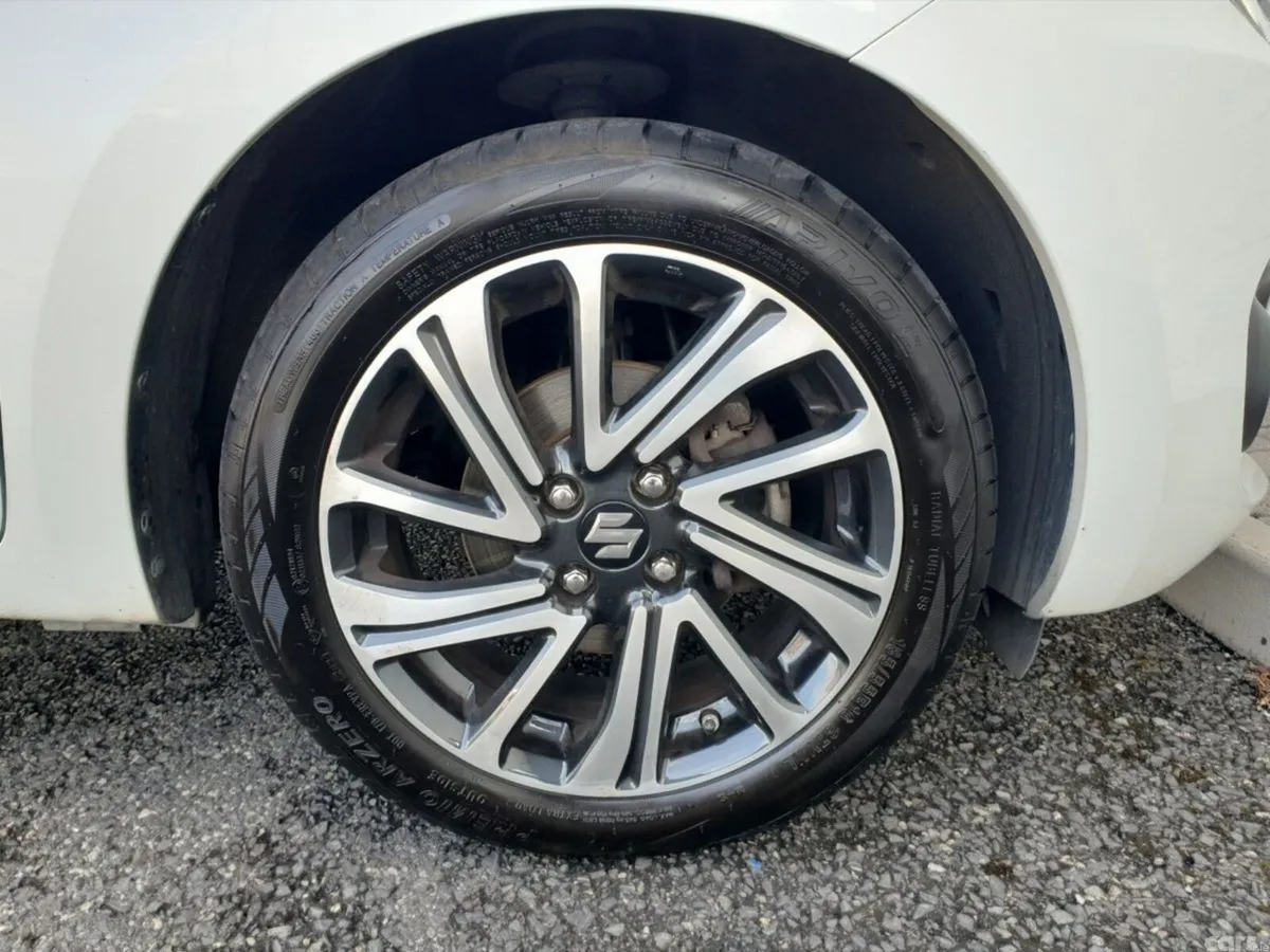 Suzuki Swift Hatchback, Petrol, 2022, White