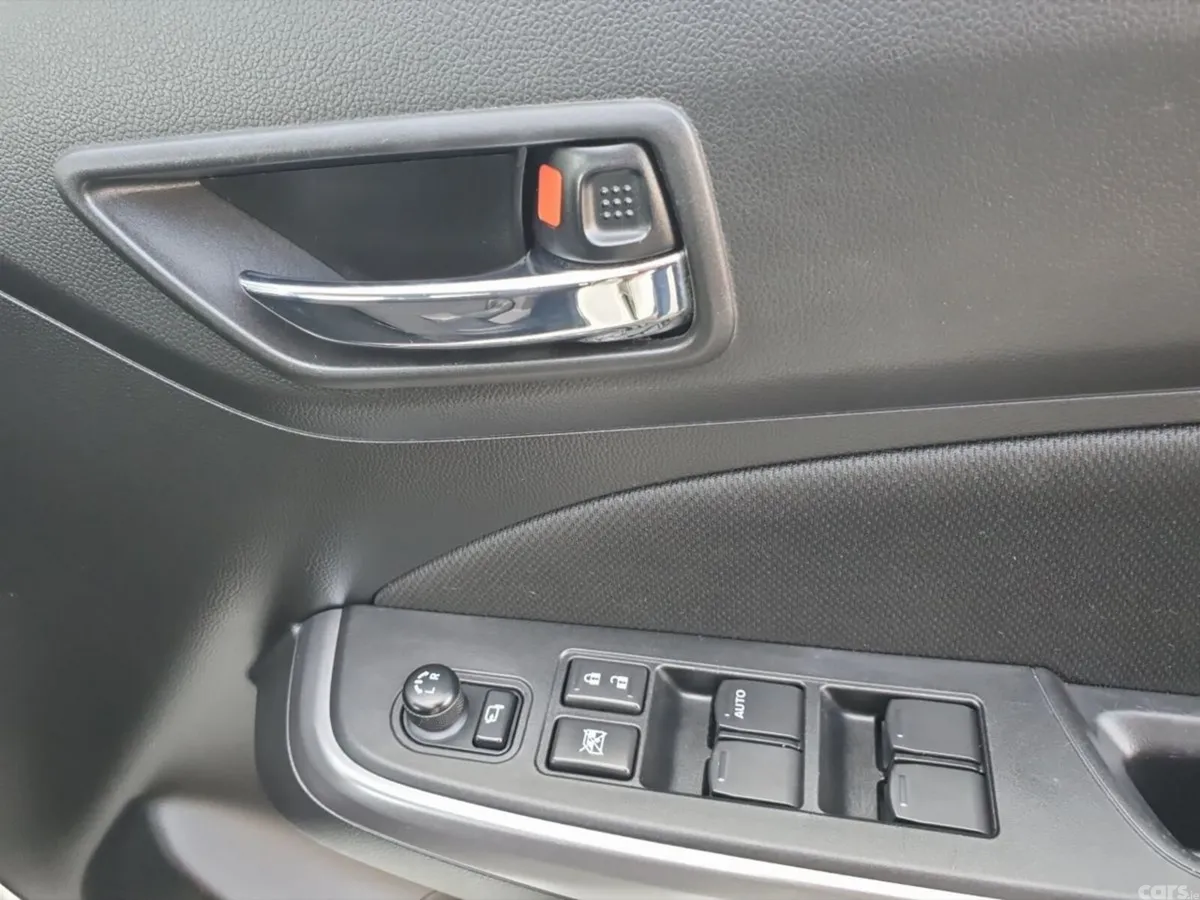 Suzuki Swift Hatchback, Petrol, 2022, White