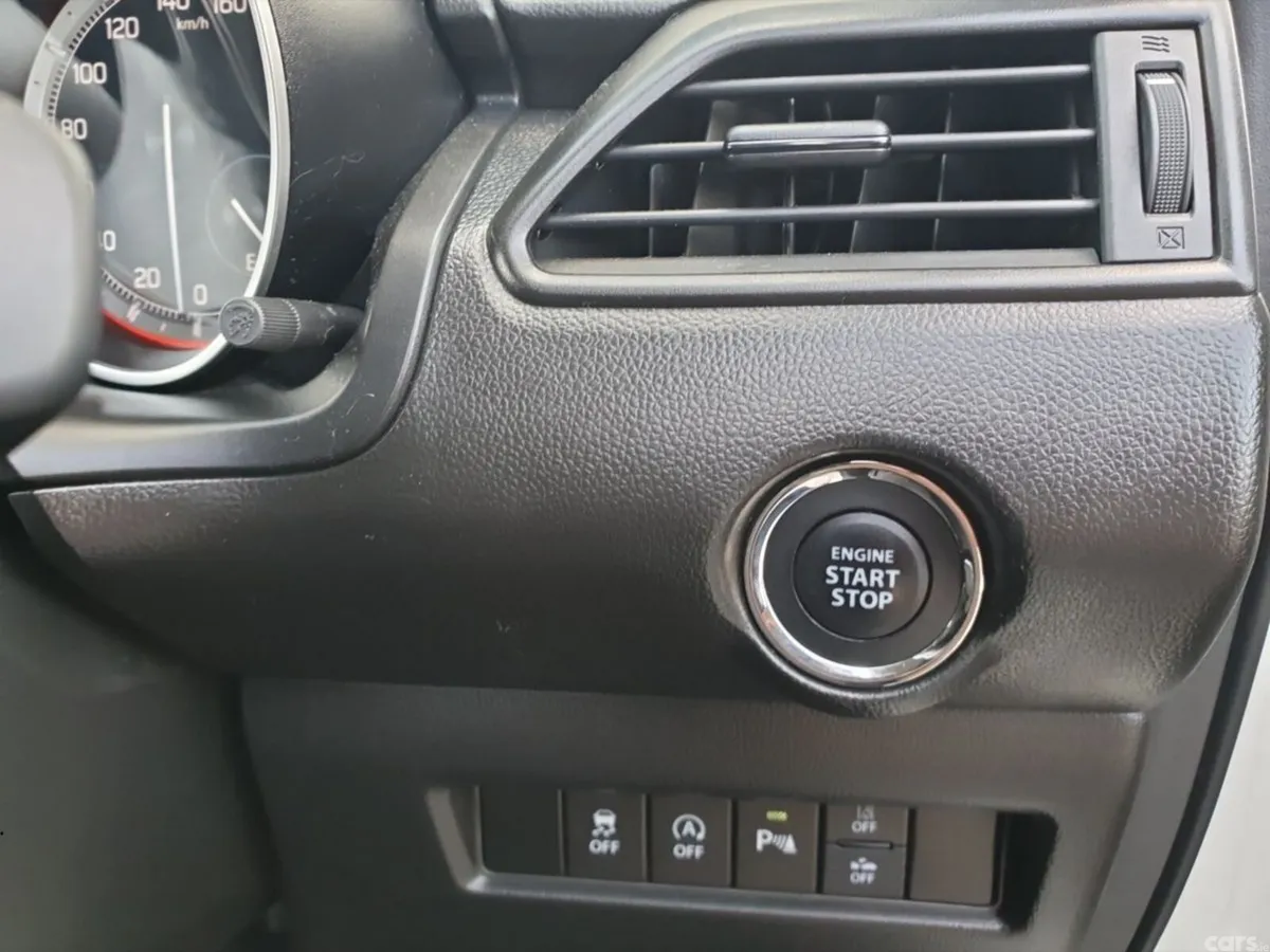 Suzuki Swift Hatchback, Petrol, 2022, White