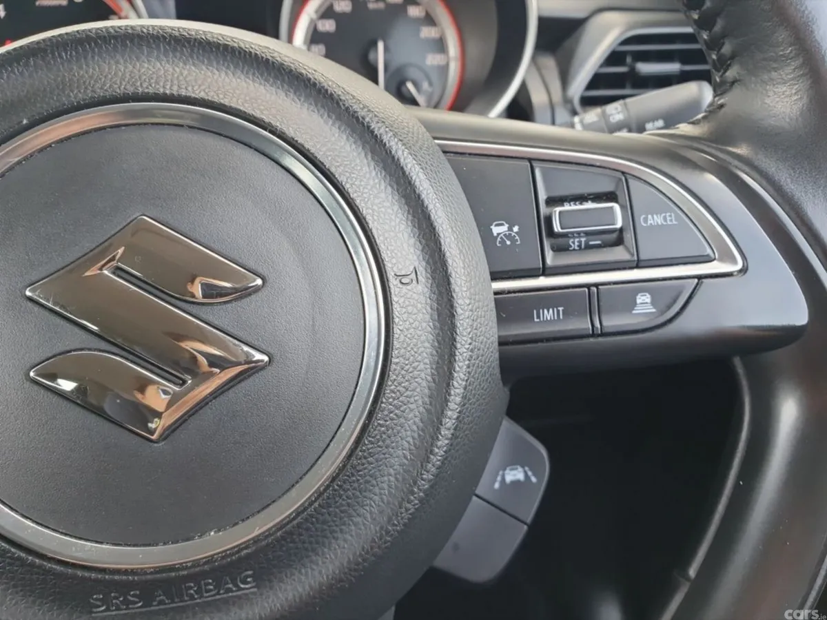 Suzuki Swift Hatchback, Petrol, 2022, White