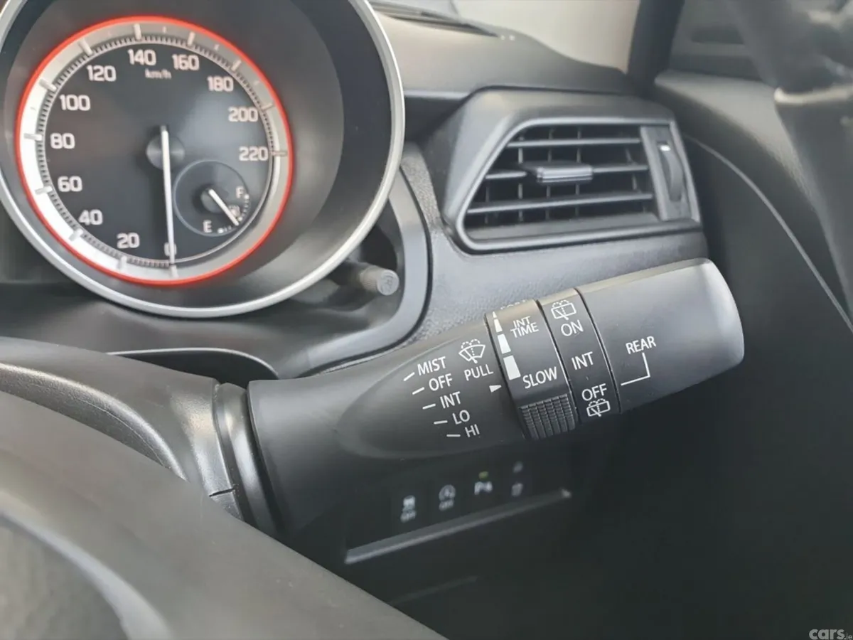 Suzuki Swift Hatchback, Petrol, 2022, White