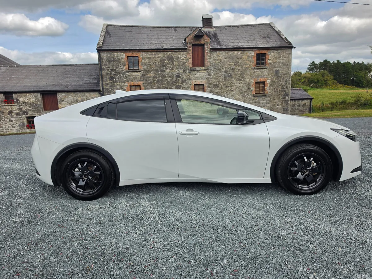 Toyota Prius Saloon, Petrol Hybrid, 2023, White