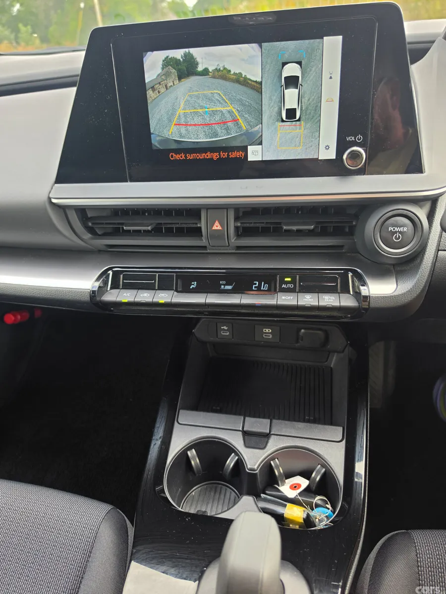 Toyota Prius Saloon, Petrol Hybrid, 2023, White