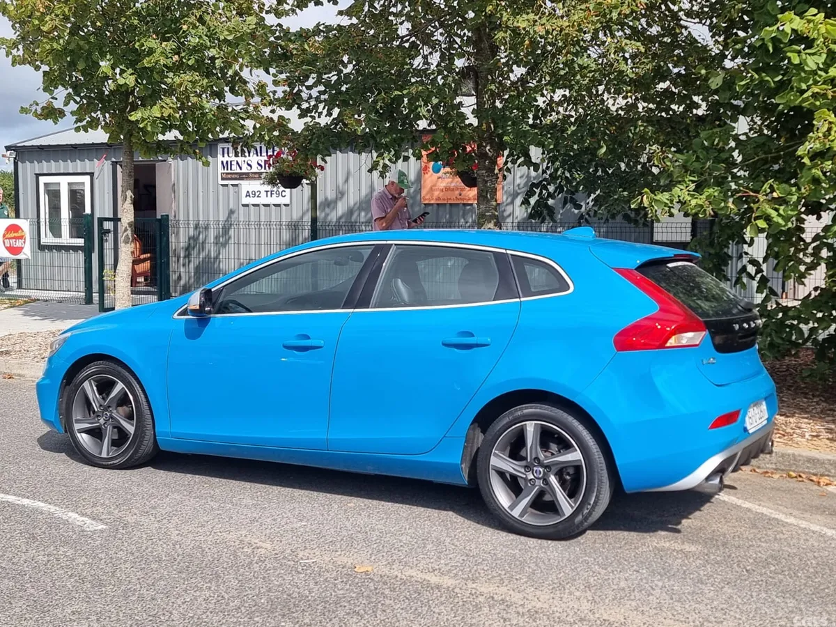 Volvo V40 Hatchback, Diesel, 2015, Blue