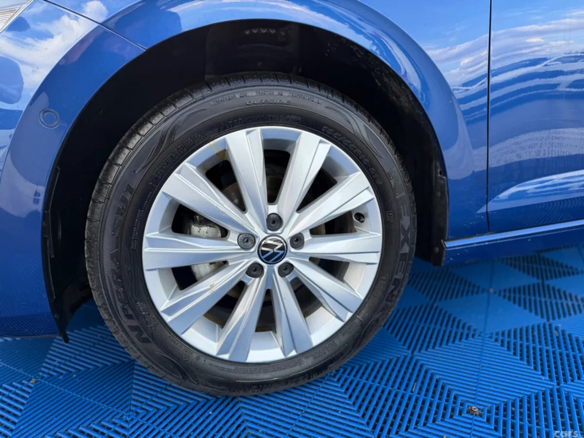 Volkswagen Polo Hatchback, Petrol, 2021, Blue