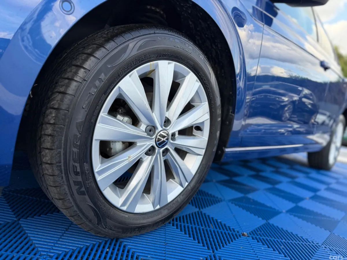 Volkswagen Polo Hatchback, Petrol, 2021, Blue