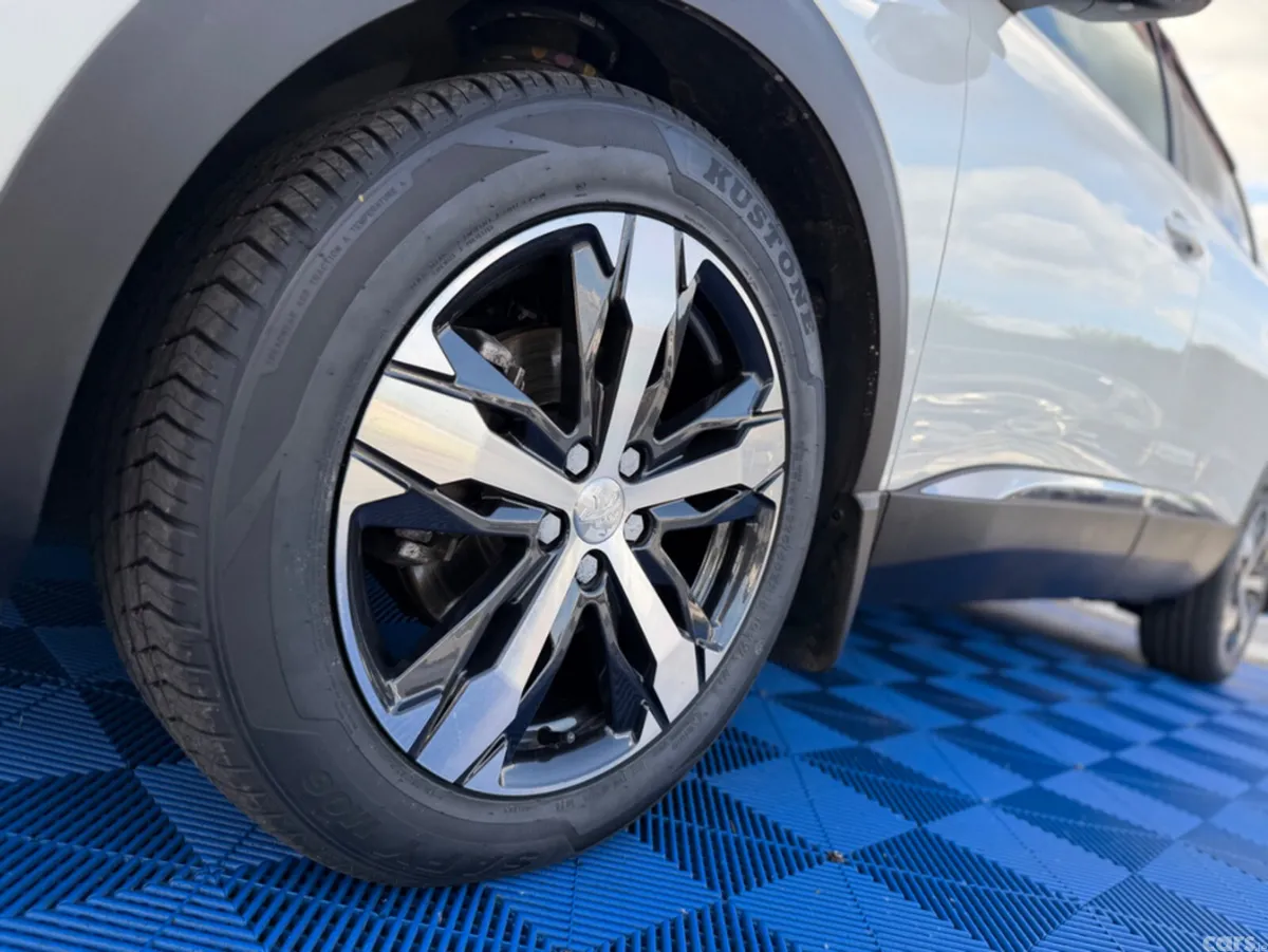 Peugeot 5008 SUV, Diesel, 2021, White