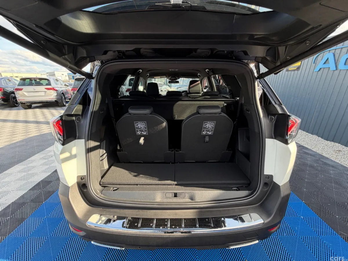 Peugeot 5008 SUV, Diesel, 2021, White