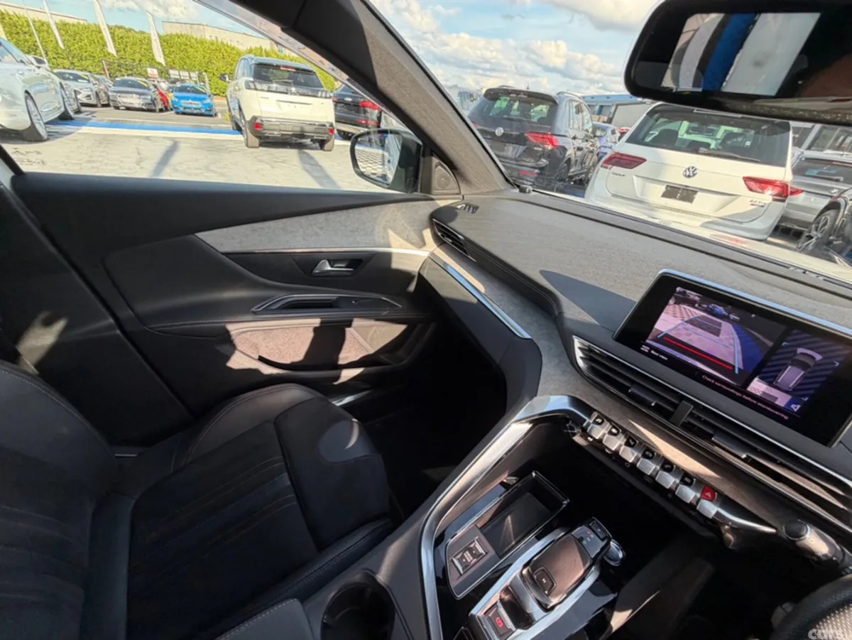 Peugeot 5008 SUV, Diesel, 2021, White