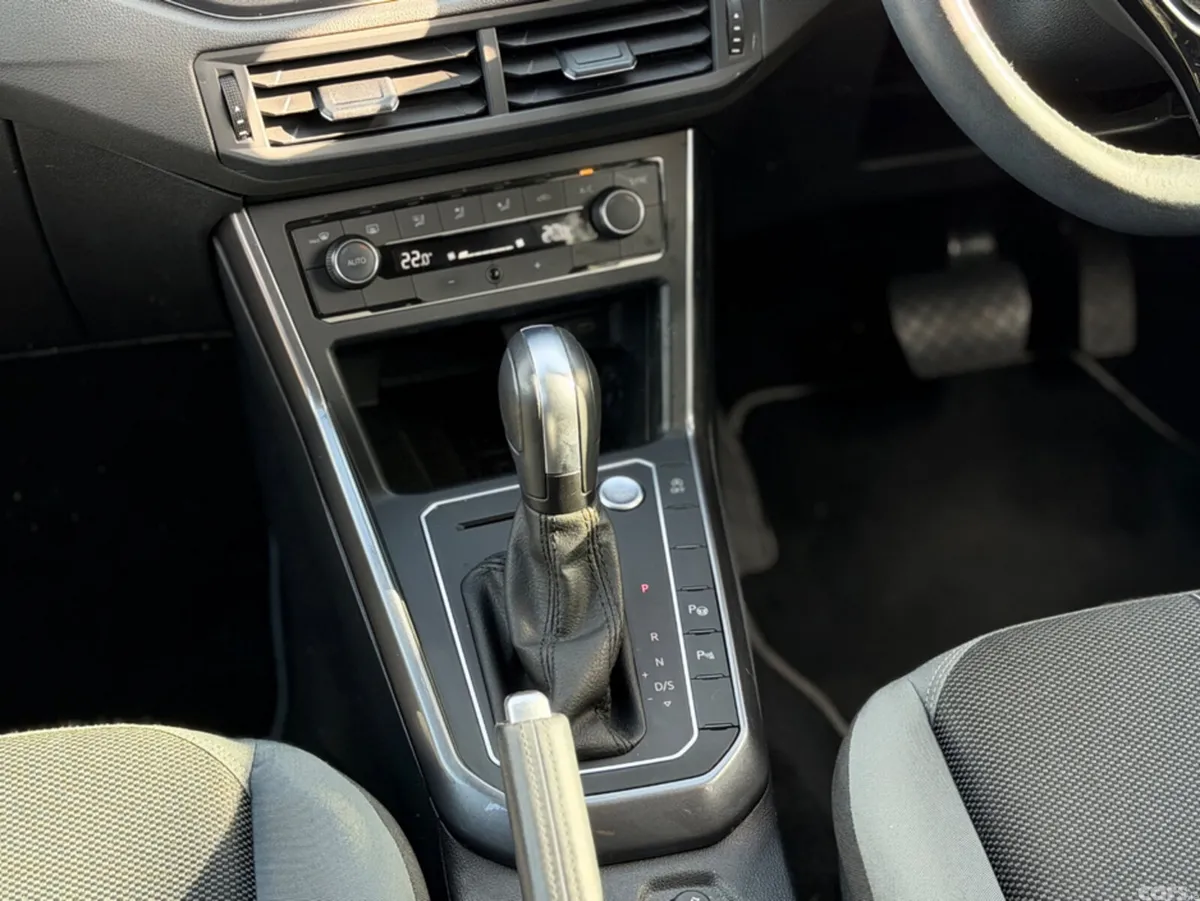 Volkswagen Polo Hatchback, Petrol, 2021, Blue