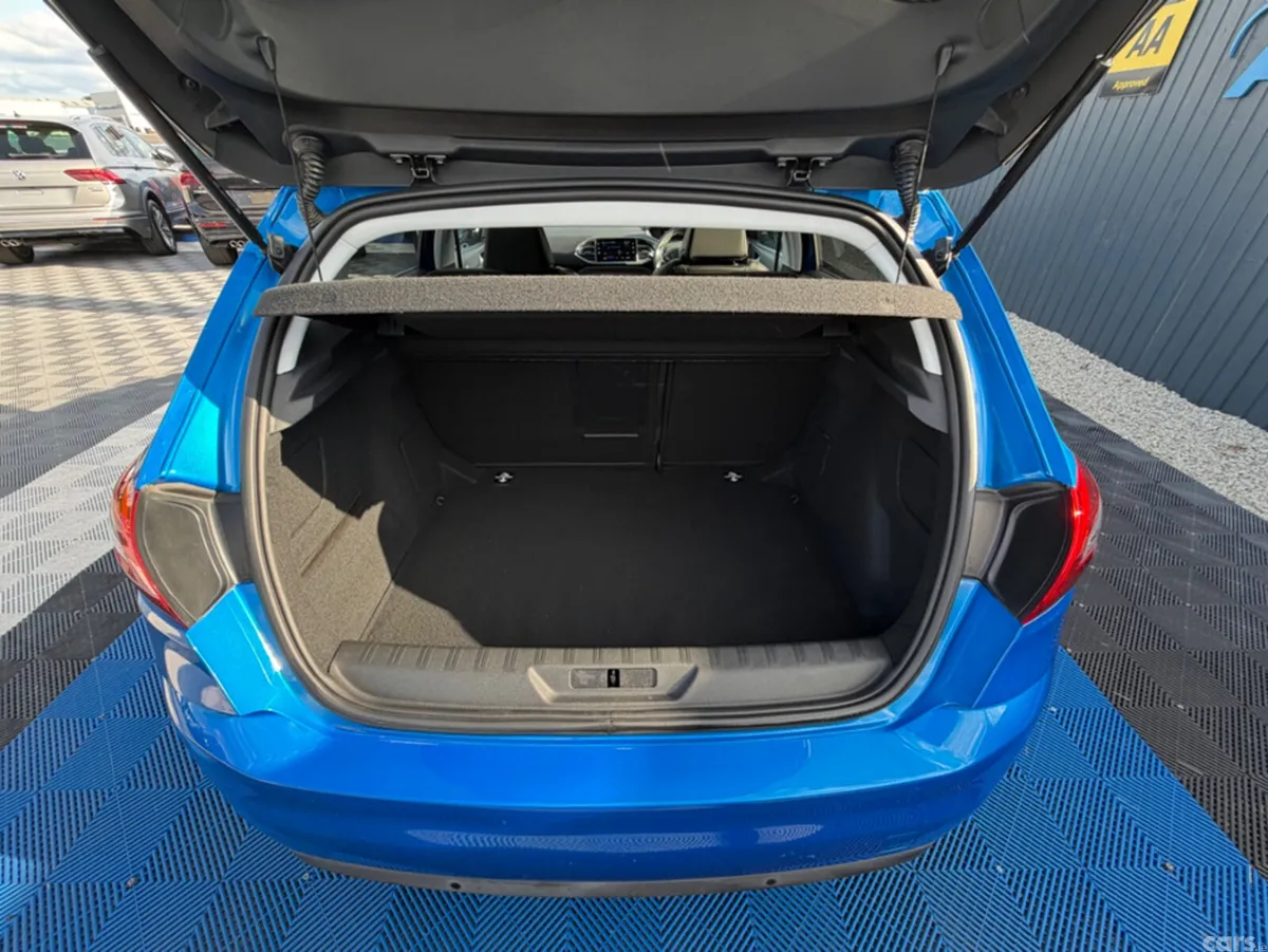 Peugeot 308 Hatchback, Diesel, 2021, Blue