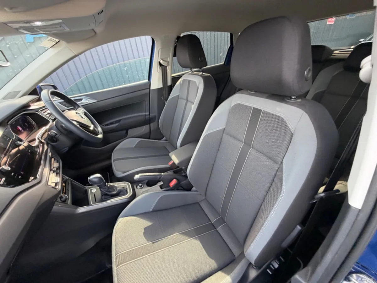 Volkswagen Polo Hatchback, Petrol, 2021, Blue