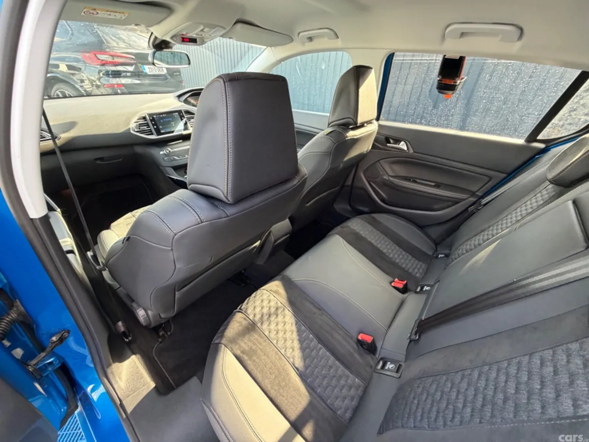 Peugeot 308 Hatchback, Diesel, 2021, Blue