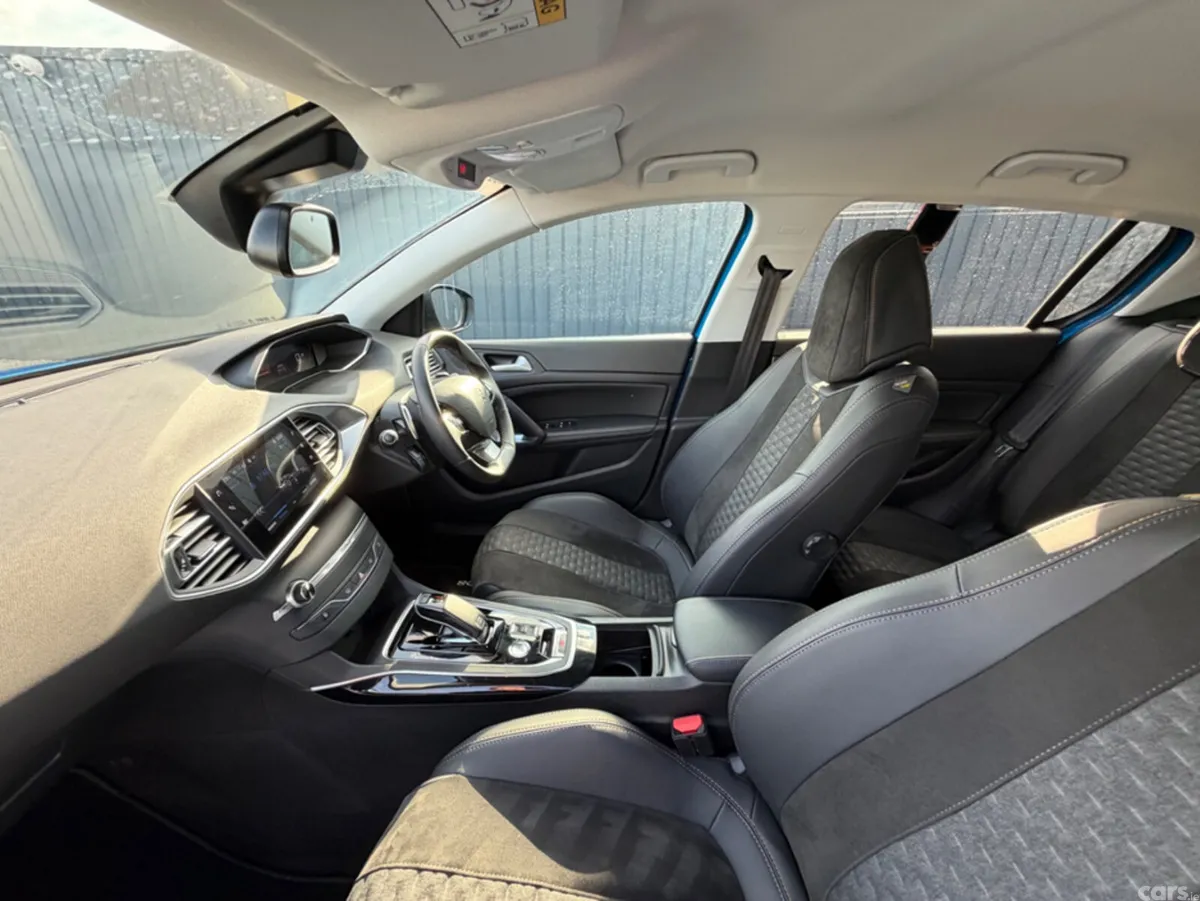 Peugeot 308 Hatchback, Diesel, 2021, Blue