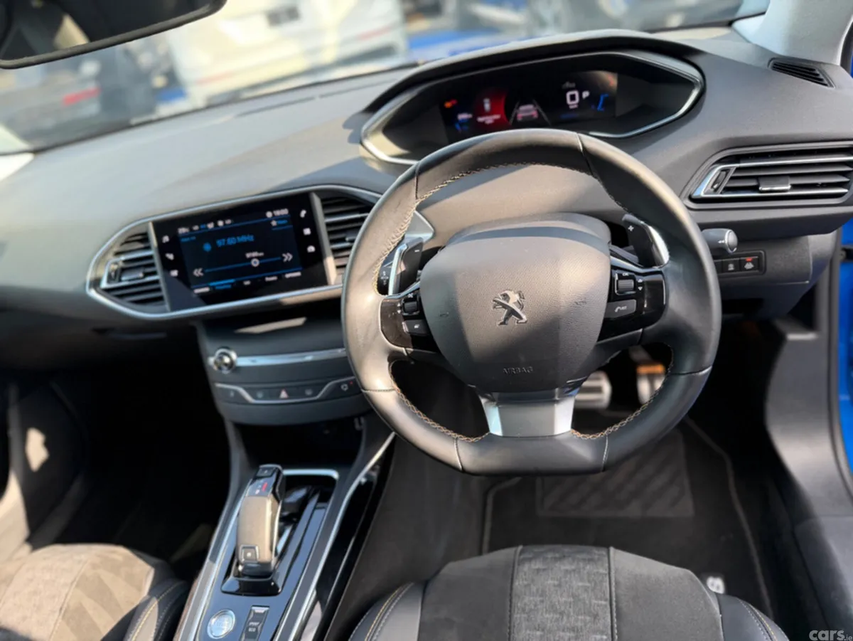 Peugeot 308 Hatchback, Diesel, 2021, Blue