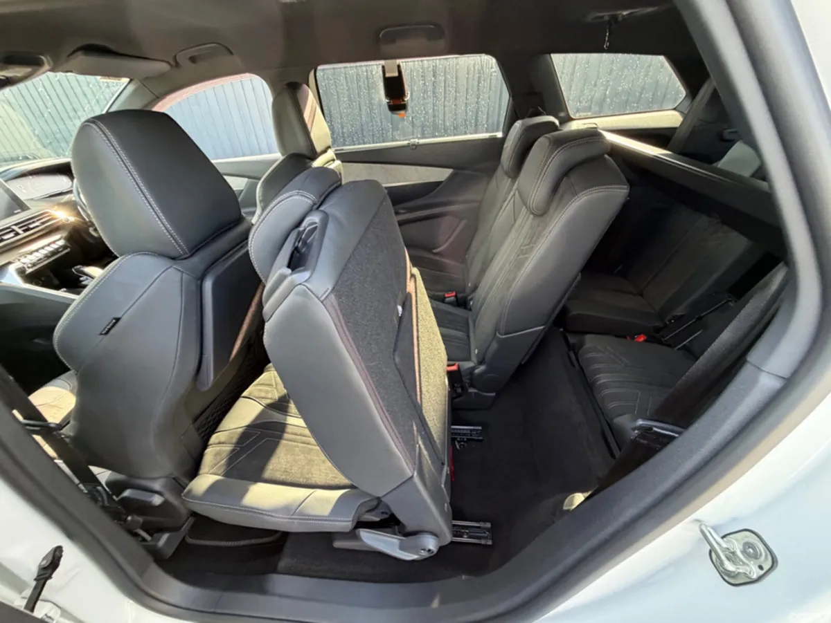 Peugeot 5008 SUV, Diesel, 2021, White