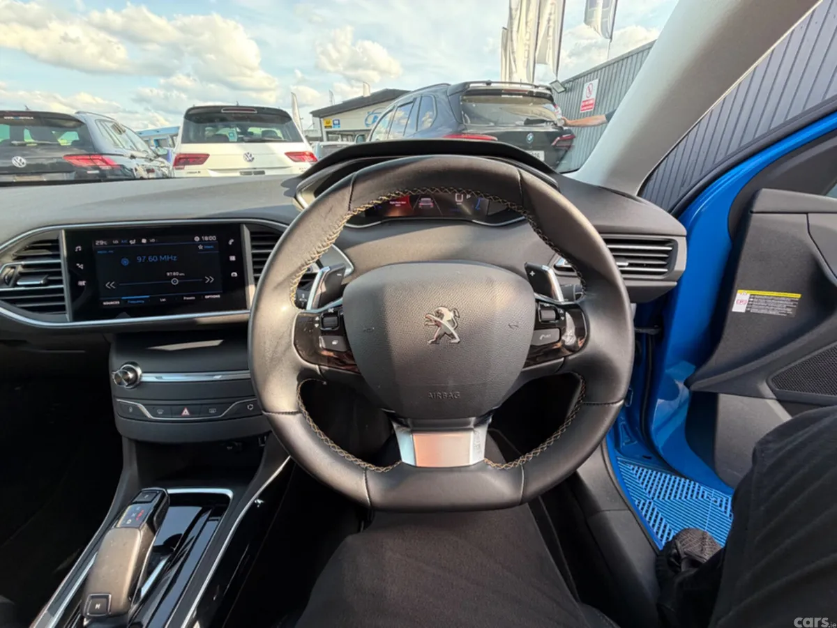 Peugeot 308 Hatchback, Diesel, 2021, Blue