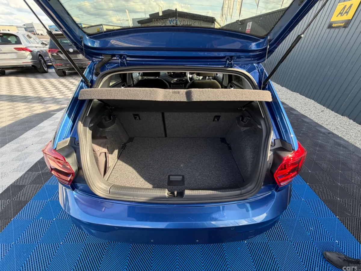 Volkswagen Polo Hatchback, Petrol, 2021, Blue