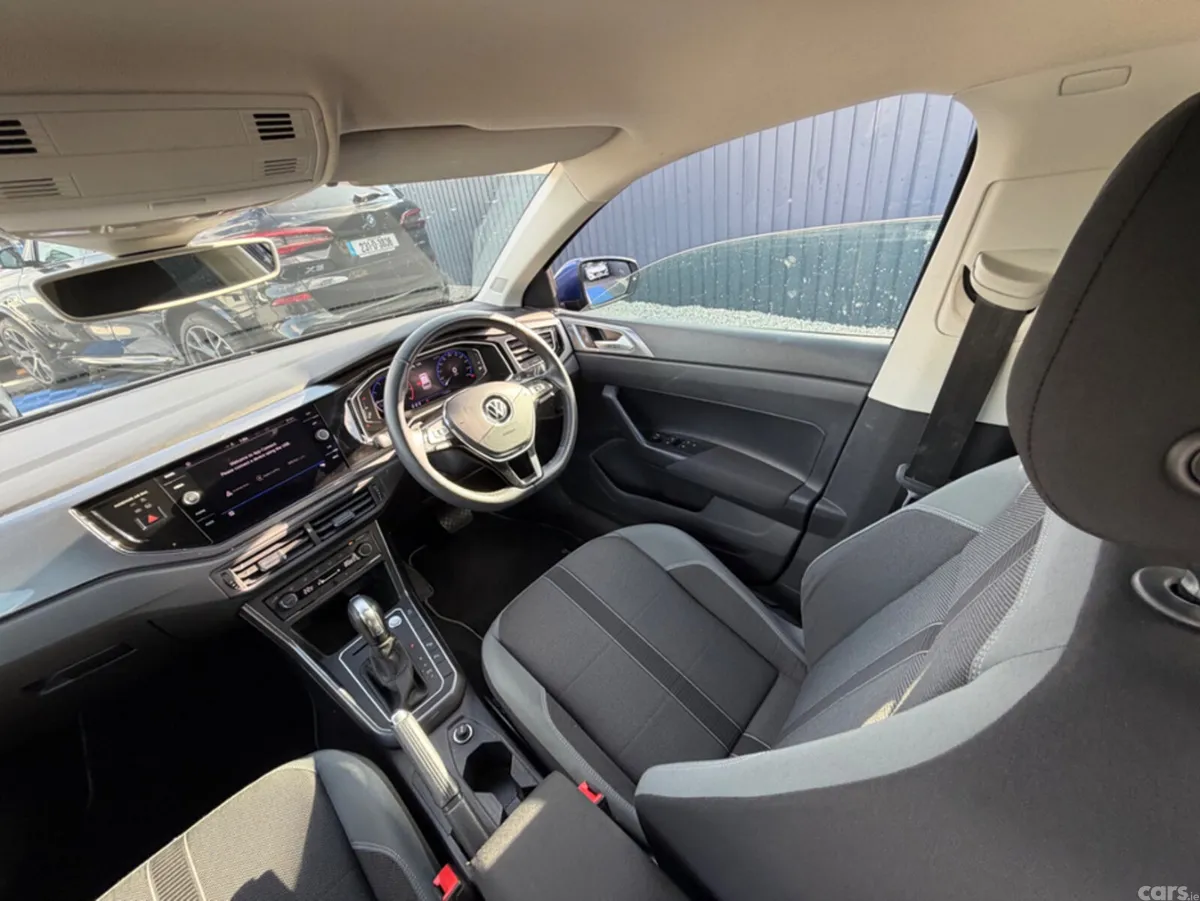 Volkswagen Polo Hatchback, Petrol, 2021, Blue