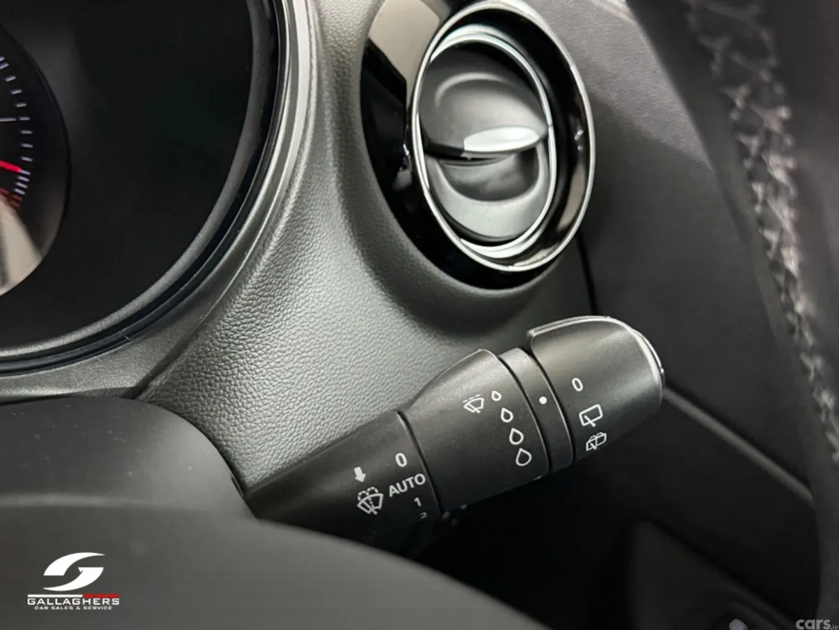 Renault Captur Hatchback, Diesel, 2019, White