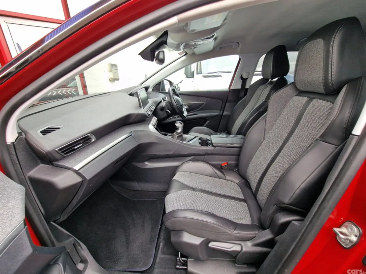 Peugeot 3008 Hatchback, Diesel, 2018, Red