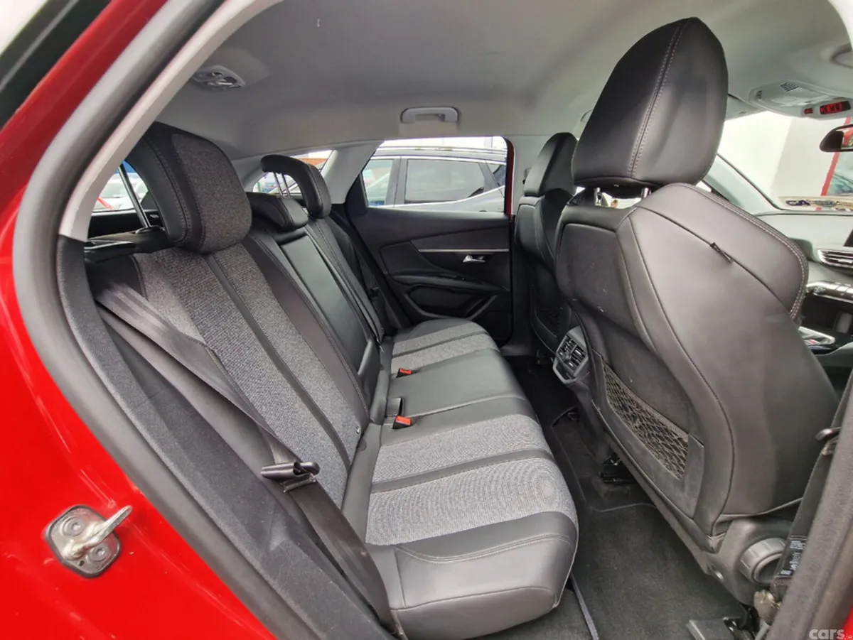 Peugeot 3008 Hatchback, Diesel, 2018, Red